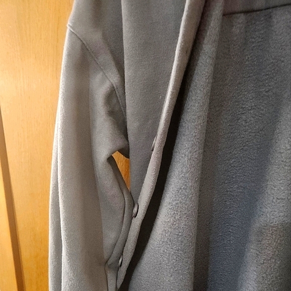 Treasure & Bond Dark Grey Fleece Knit Button Down - Picture 4 of 6